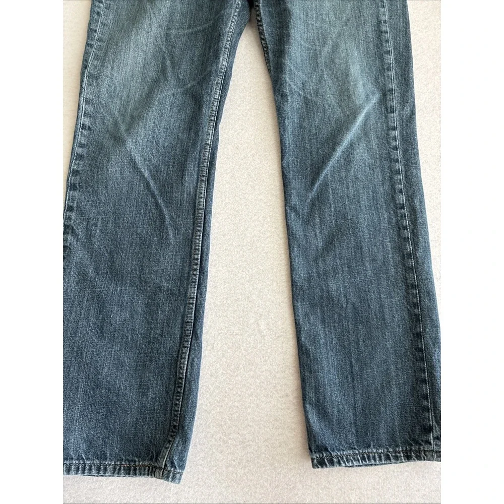 Levis features style